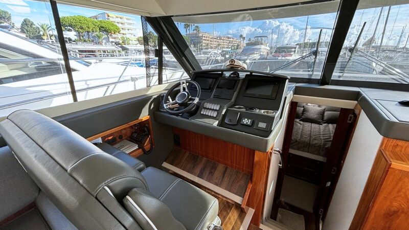 RIVIERA 39 FLY 